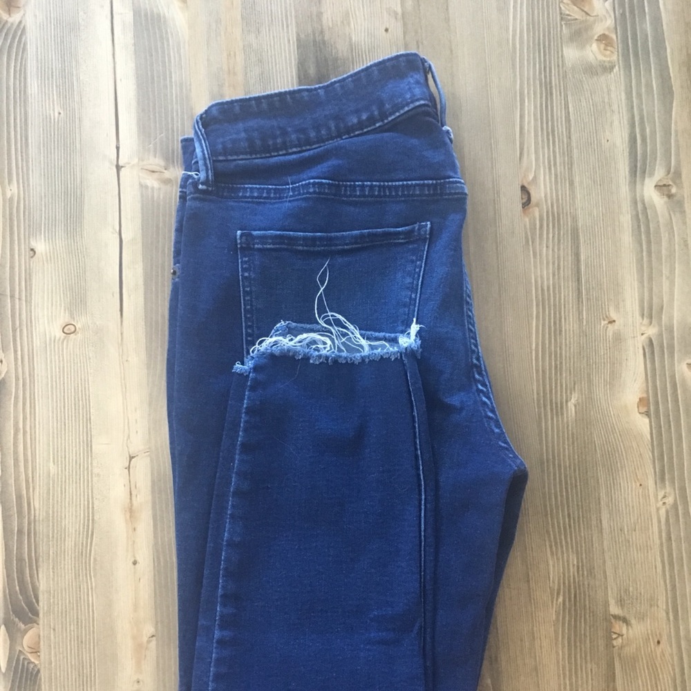 Old Navy Rockstar Skinnies w/ frayed ends